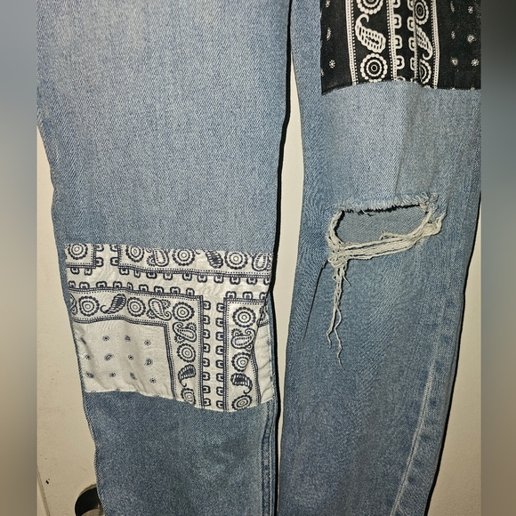 Hollister Blue Boyfriend Jeans with Distressed Rips - Picture 3 of 6